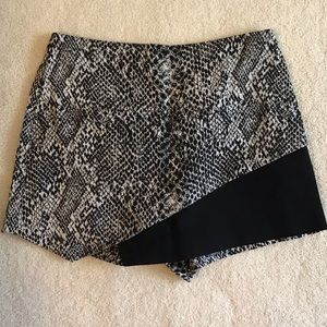TOPSHOP snake skin skort
